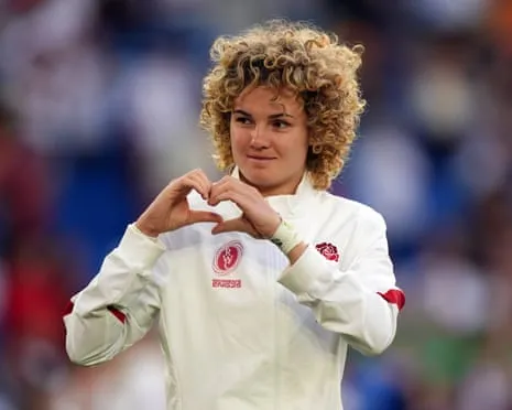 England's Ellie Kildunne and Botterman Ready to Face France in Last Four Clash