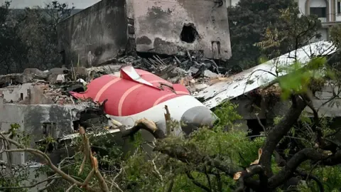 Families of Air India crash passengers sue aviation firms Boeing and Honeywell